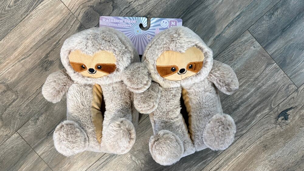 Rainbow Daze Sloth Plush Slippers Women's Medium 7/8 NWT Cozy Animal House Shoes